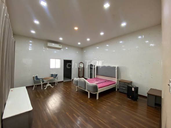 Bán nhà 140m2 ngay Hồng Bàng, Quận 11, cách mặt tiền 15m