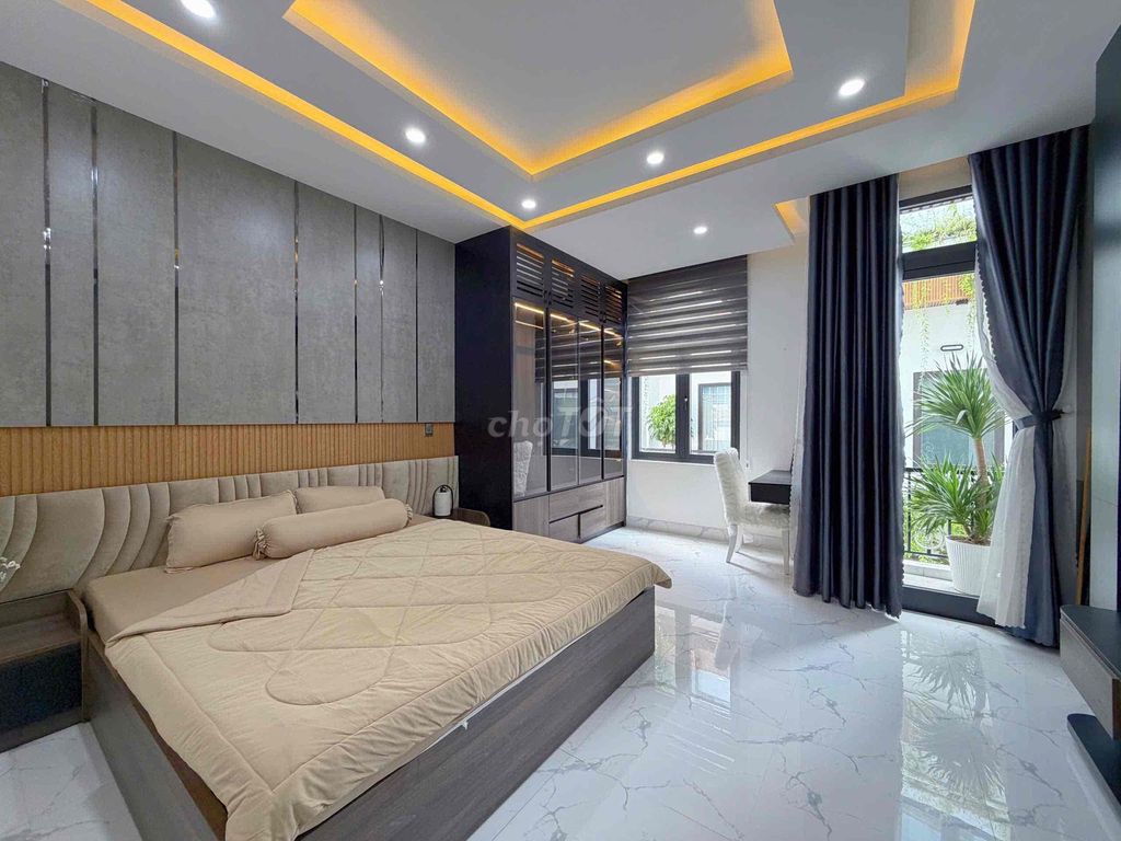 Furnished 4-bedroom house with rooftop off Trần Cao Vân — photo 8
