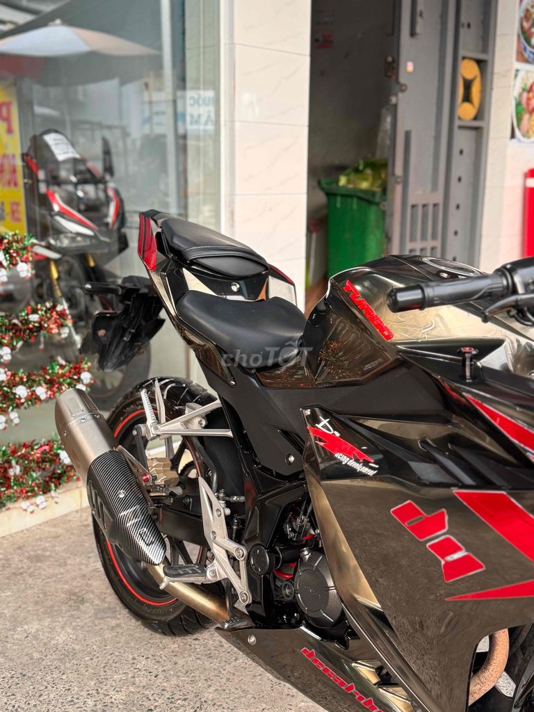 Honda CBR150R 2024 ABS Đen đỏ. Mua bán Xe máy tại Quận Bình Tân Tp Hồ Chí Minh được đăng bởi Việt Motor Bình Tân hình 3