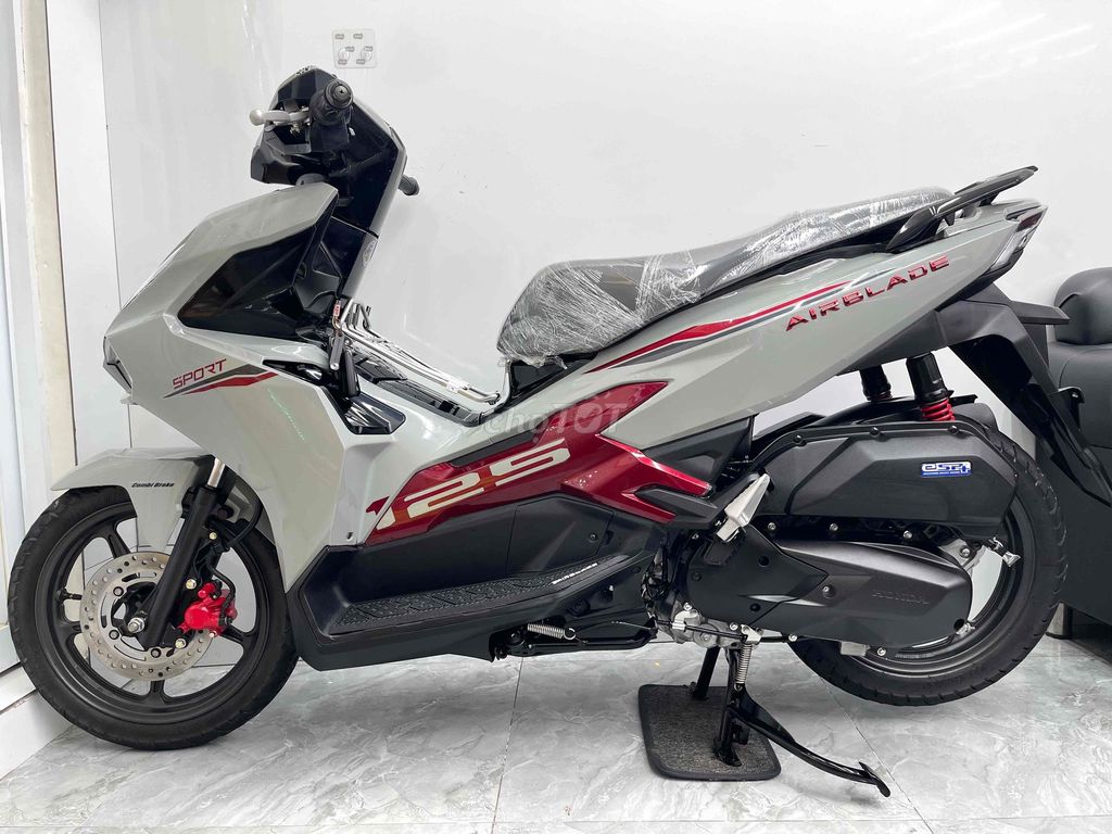 ⭐️ 𝗤𝘂𝗮́ 𝗠𝗼̛́𝗶 ( 𝗔𝗶𝗿𝗯𝗹𝗮𝗱𝗲 𝟮𝟬𝟮𝟰/𝟰𝗩𝗮𝗹 𝗠𝗮̀𝘂 𝗛𝗢𝗧). Mua bán Xe máy tại Thành phố Vĩnh Long Vĩnh Long được đăng bởi Gia Kiệt  hình 2