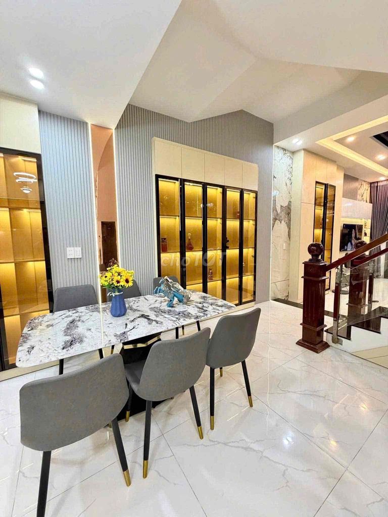 Modern 3-storey, 4-bedroom house in Hòa Minh — photo 7