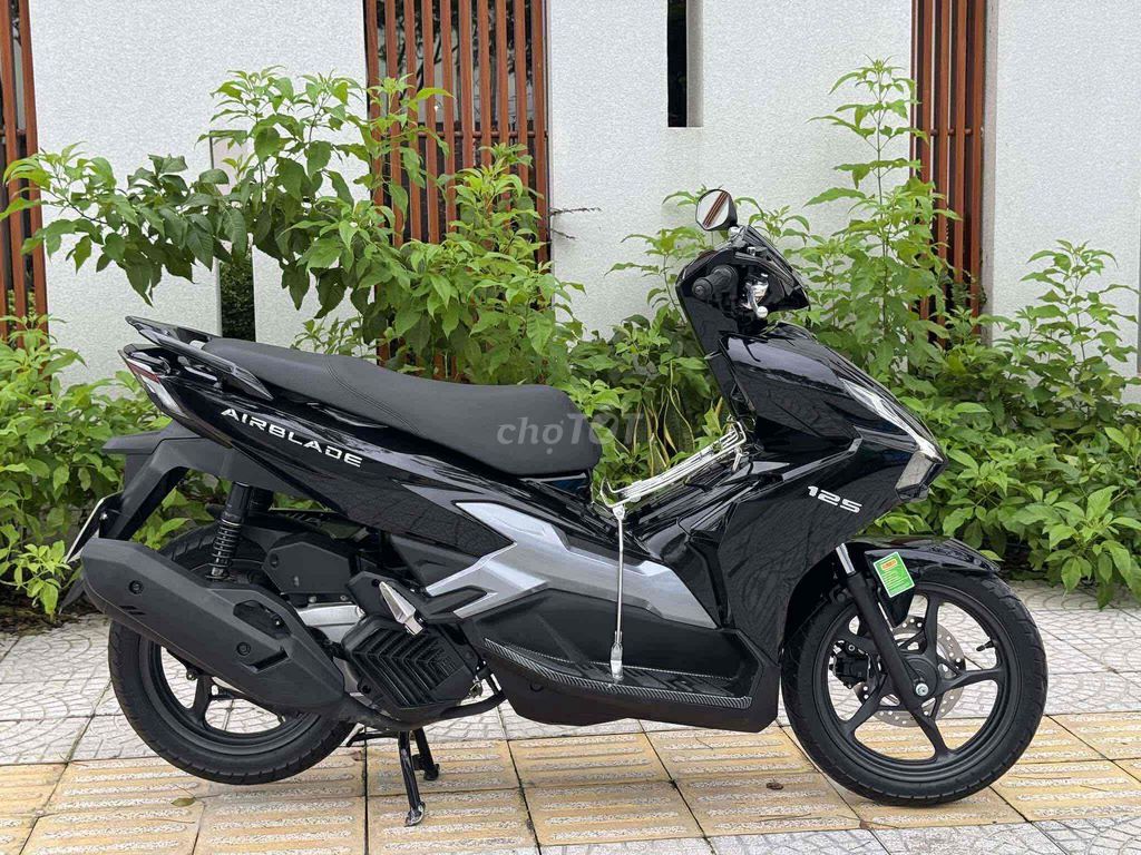 Honda Air Blade 2025, черный, несколько тысяч километров
