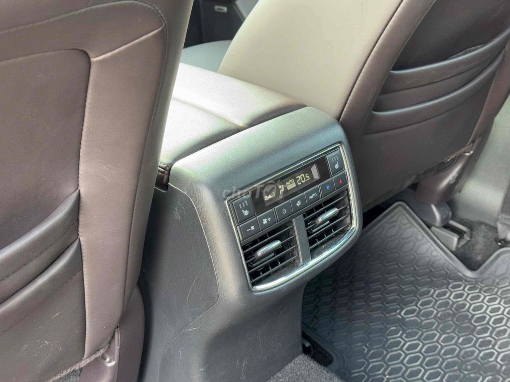 Mazda CX8 2023 2.5L Premium 2WD 21000 km. Mua bán Ô tô tại Quận Long Biên Hà Nội được đăng bởi Trang Gala hình 12