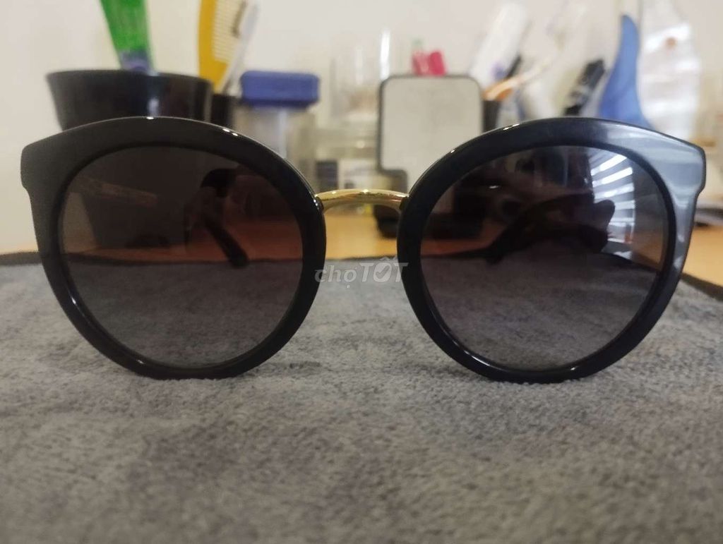Kính râm Dolce & Gabbana DG-4268. Mua bán Phụ kiện thời trang khác tại Thành phố Hạ Long Quảng Ninh được đăng bởi The Great  hình 1