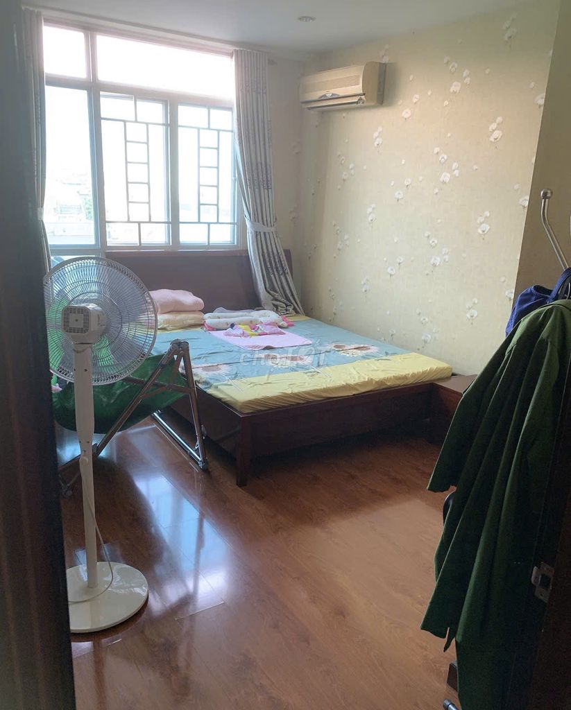 Квартира Giai Viet в аренду 115 м2, 2 спальни, 2 туалета - Полная меблировка - 14-ти комнатная аренда