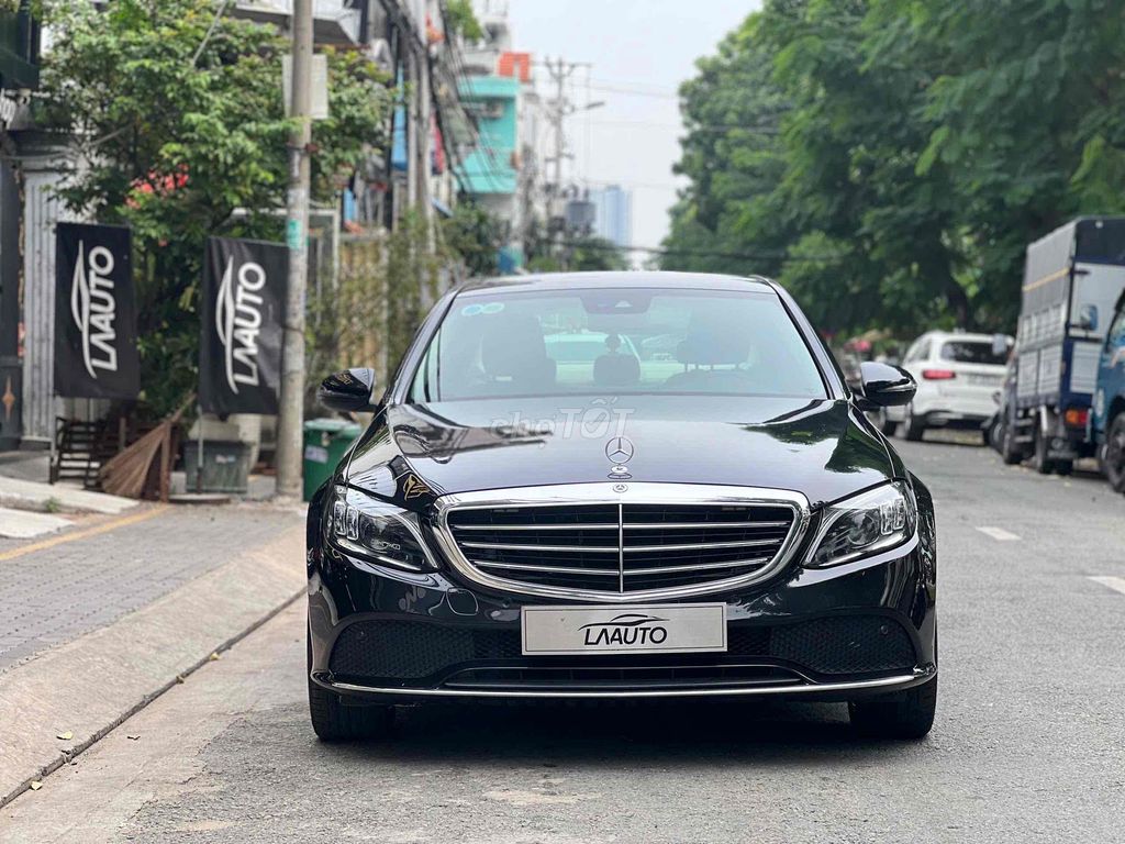 Mercedes Benz C Class 2020 C200 Exclusive  - 60000