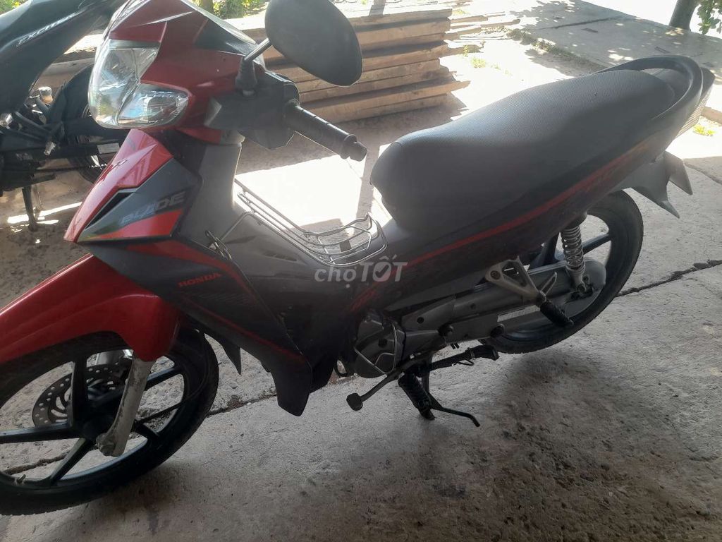Honda Blade 2016 Đỏ đen. Mua bán Xe máy tại Huyện Lấp Vò Đồng Tháp được đăng bởi HL hình 2