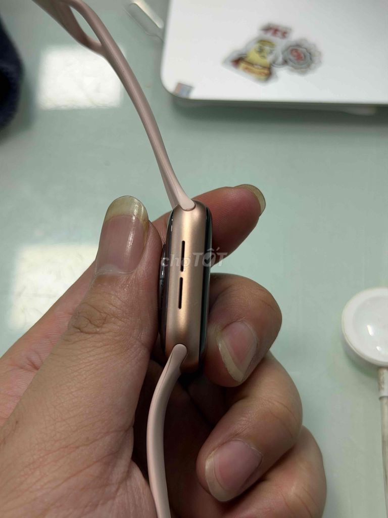 Apple Watch Series 6 40mm Hồng. Mua bán Thiết bị đeo thông minh tại Quận 7 Tp Hồ Chí Minh được đăng bởi Khánh hình 1