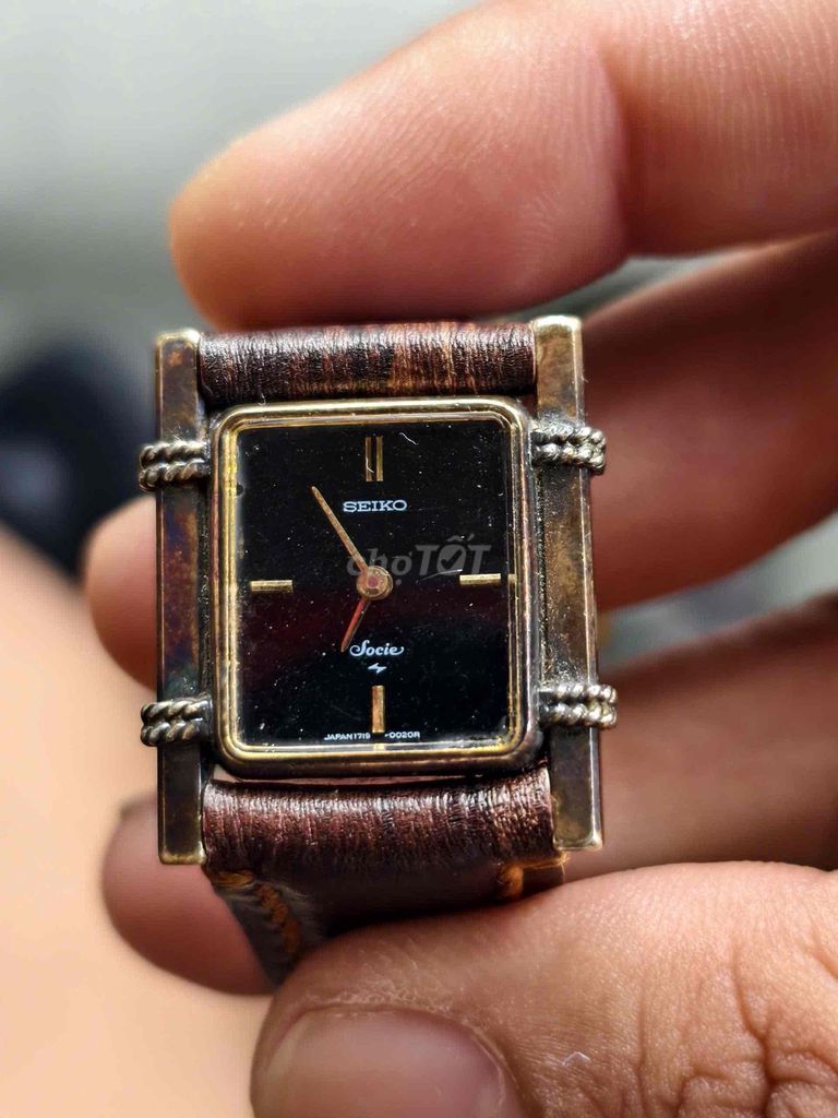 Đồng hồ Seiko Solo Tank hiếm độc sưu tầm cót tay. Mua bán Đồng hồ tại Quận 10 Tp Hồ Chí Minh được đăng bởi lê mạnh tuân hình 1