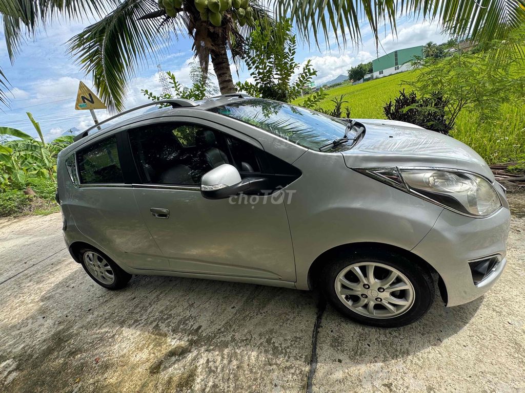 Автомобиль Chevrolet Spark LTZ 2015 автомат, семейный