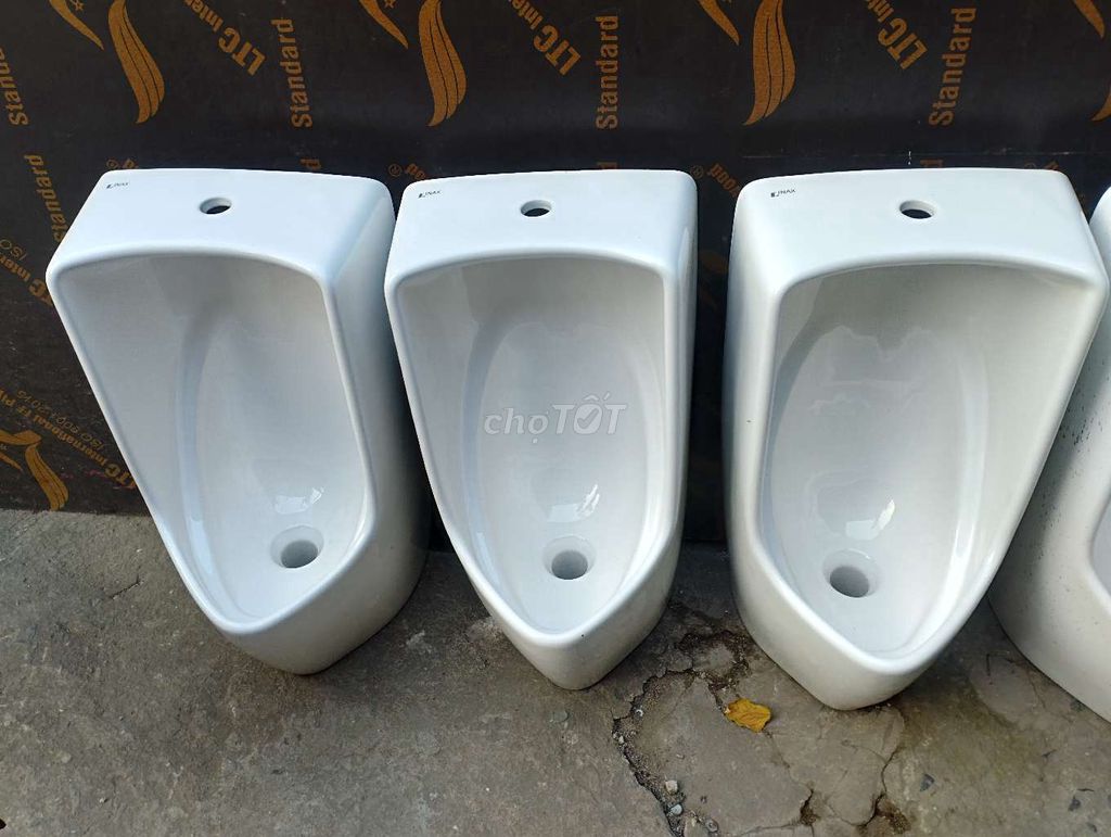 Bồn tiểu nam INAX U-431VR sứ trắng 95%. Mua bán Thiết bị vệ sinh, nhà tắm tại Thành phố Thuận An Bình Dương được đăng bởi Hoang Kiet Le hình 1