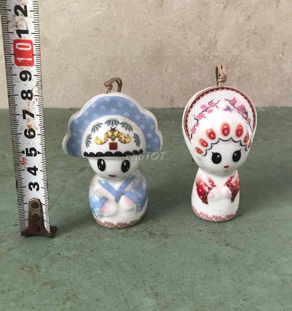 Chuông gió Sứ Mini 8cm Trắng Xanh Đỏ. Mua bán Đồ sưu tầm, đồ cổ tại Quận Ninh Kiều Cần Thơ được đăng bởi Đồ Cũ Xưa hình 1