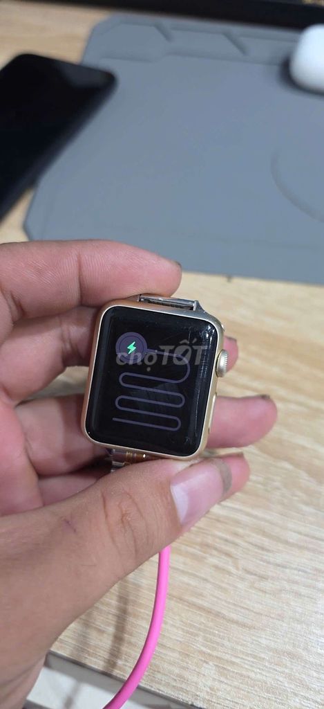 Apple Watch Vàng Đã sử dụng. Mua bán Thiết bị đeo thông minh tại Quận Tân Bình Tp Hồ Chí Minh được đăng bởi Ho Tan Tra hình 1