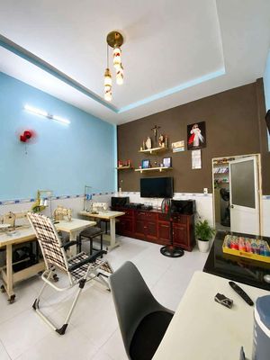Nhà ngã tư ga 55 M2 chỉ 2,X tỷ