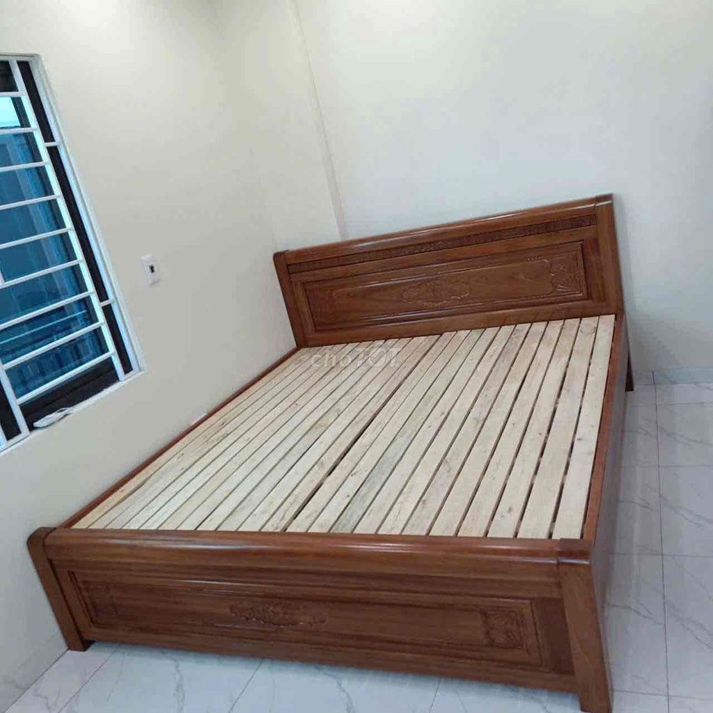 Giường ngủ gỗ sồi Nga màu Nâu. Mua bán Giường, chăn ga gối nệm tại Quận Thanh Xuân Hà Nội được đăng bởi Ha Vu hình 1