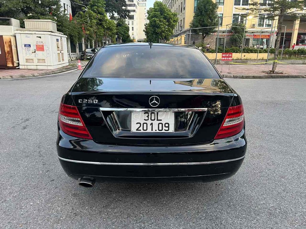 Mercedes Benz C Class 2011 C250. Mua bán Ô tô tại Quận Nam Từ Liêm Hà Nội được đăng bởi Chú Thắng  hình 2