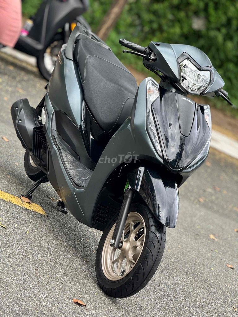 Honda Lead 2025 ABS Xanh nhám 3000 km. Mua bán Xe máy tại Quận 12 Tp Hồ Chí Minh được đăng bởi Hoàng Phú hình 10