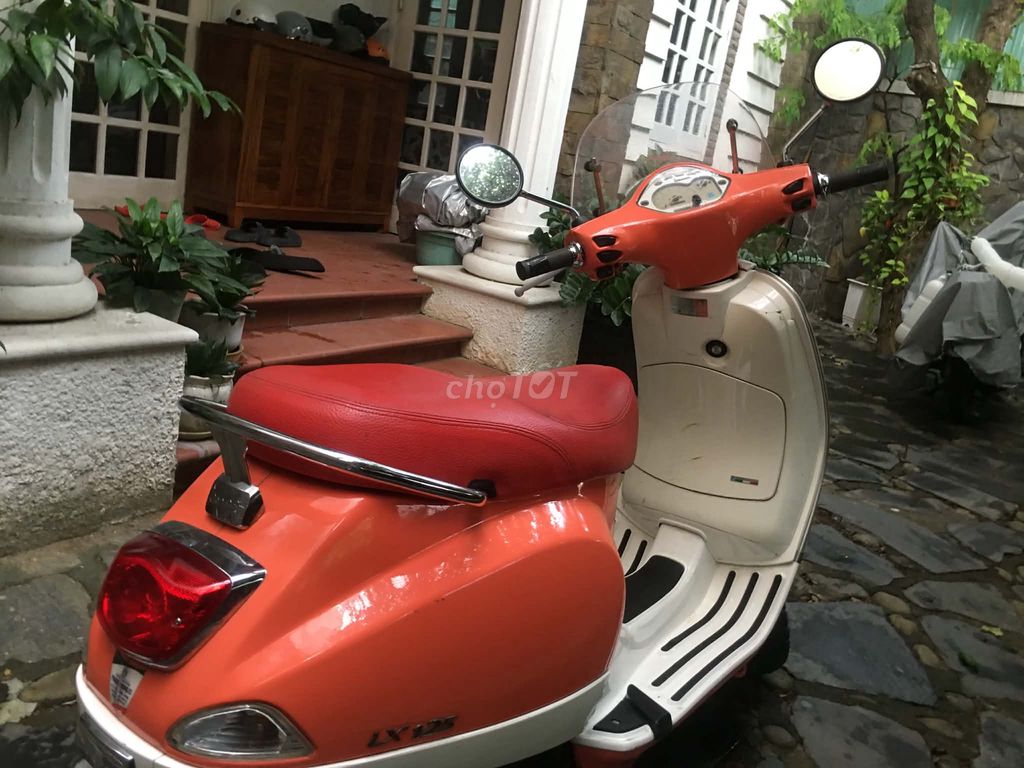 Cần bán xe máy Vespa tại Đà Nẵng xe mới như hình. Mua bán Xe máy tại Quận Sơn Trà Đà Nẵng được đăng bởi Nguyễn Thị Thu Hiền hình 3
