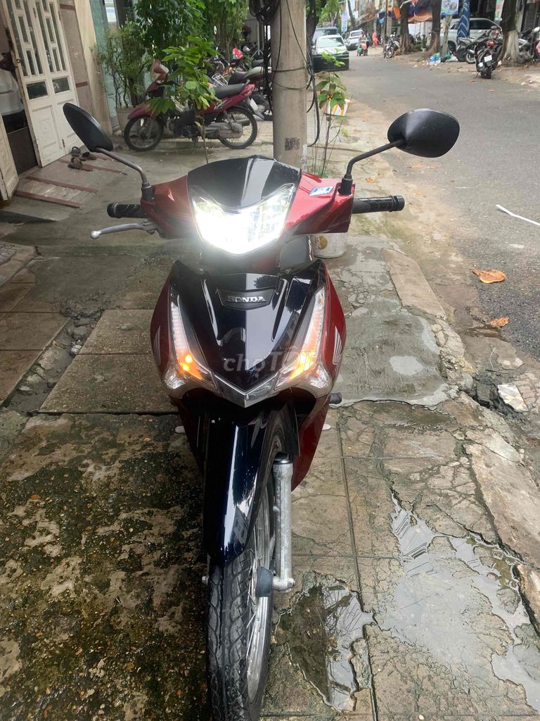 Honda Future FI 2021 красно-черный