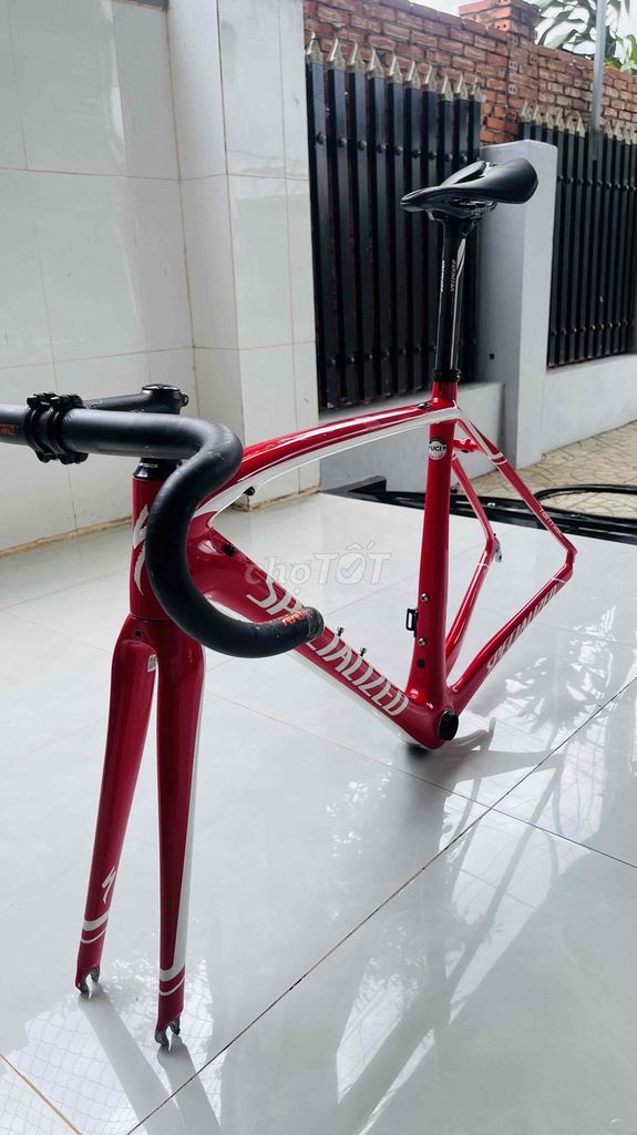 Khung xe đạp đua Specialized Tarmac Carbon Đỏ. Mua bán Xe đạp tại Huyện Châu Đức Bà Rịa - Vũng Tàu được đăng bởi Trương Đạo hình 2