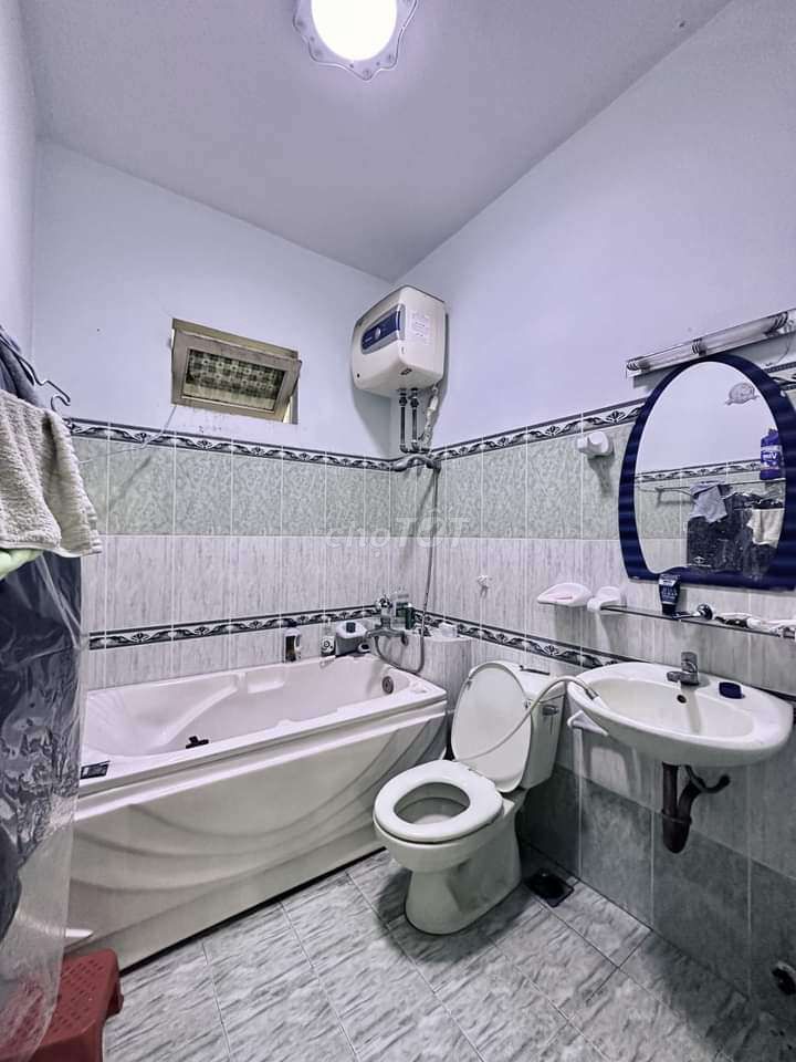 Bán nhà MT Phùng Văn Cung 1 trệt 3 lầu, 4pn, 5wc