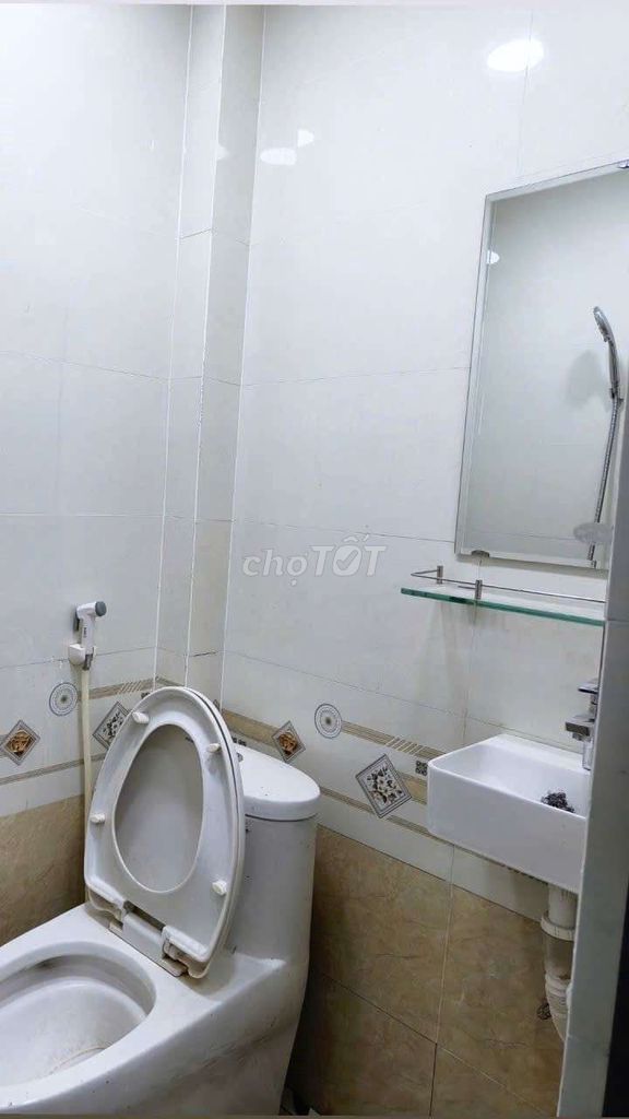 Маленький новый красивый дом, прямой переулок, 15 м от Нгуен Тхи Тхап