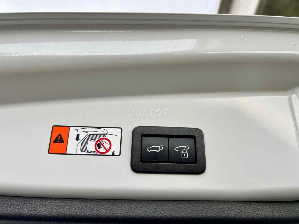 BÁN CROSS XĂNG ĐIỆN 2024 XE ĐI GIA ĐÌNH NHƯ MỚI. Mua bán Ô tô tại Thành phố Thủ Đức Tp Hồ Chí Minh được đăng bởi Thuỳ Vũ Toyota Đông Sài Gòn hình 4