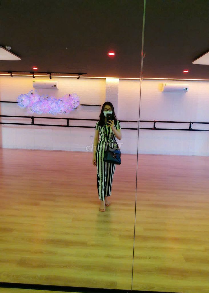 Jumpsuit Nữ Vải mềm mại. Mua bán Quần áo tại Quận Thanh Xuân Hà Nội được đăng bởi Selena Shop hình 1