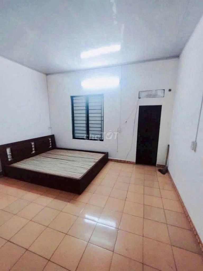 Дом целиком, Нгок Кхань, Бадинь, 35 кв.м на 3 этажа