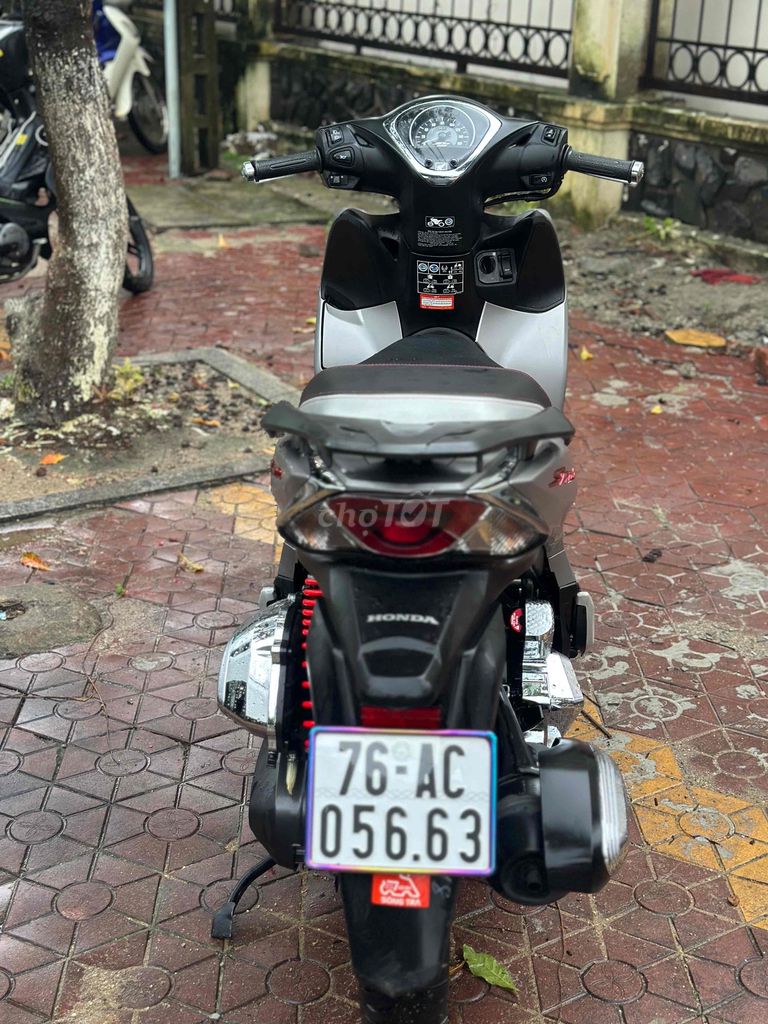 SH Mode Mua Vào Tháng 12/2024 Xe Ít Đi Còn Khá Đẹp. Mua bán Xe máy tại Thành phố Quảng Ngãi Quảng Ngãi được đăng bởi Hien hình 3