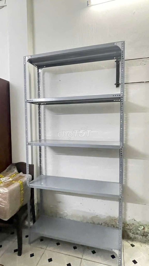 Kệ sắt V lỗ 5 tầng Xám. Mua bán Tủ, kệ gia đình tại Quận 4 Tp Hồ Chí Minh được đăng bởi Kệ Sắt GIÁ XƯỞNG hình 1