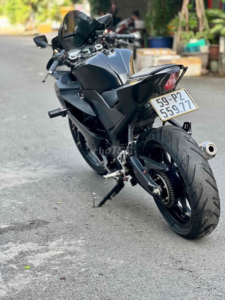 Yamaha R15V3 2018 Đen. Mua bán Xe máy tại Quận 7 Tp Hồ Chí Minh được đăng bởi Cửa hàng xe máy trả góp Q7 hình 4