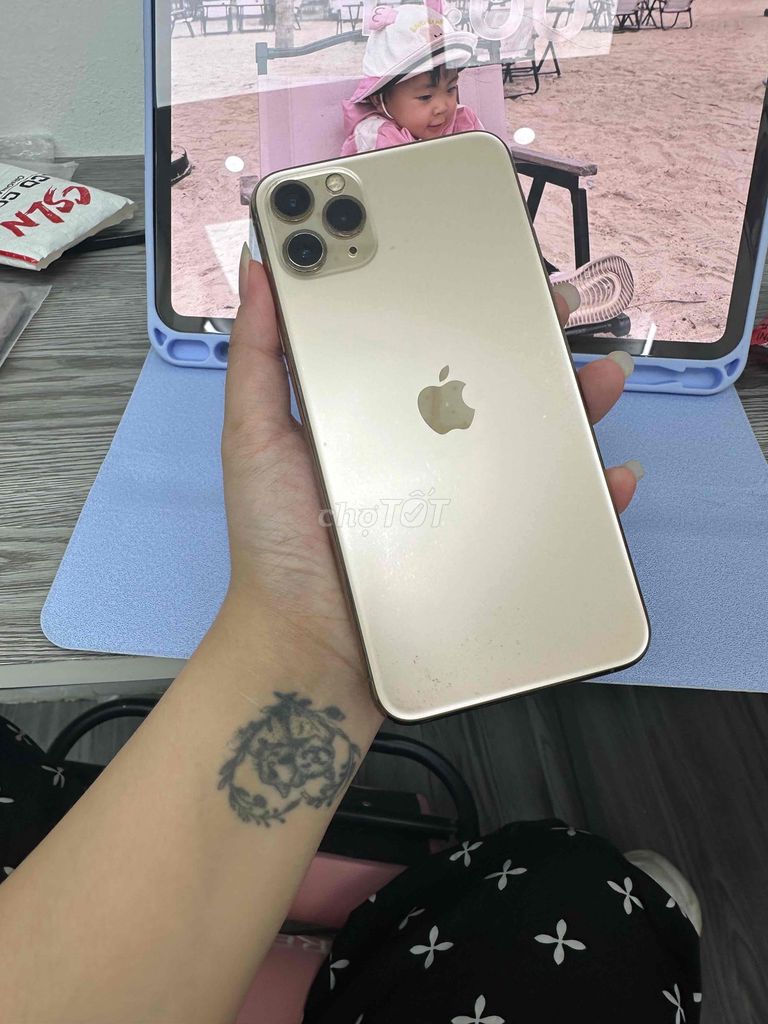 Apple iPhone 11 Pro Max Vàng GOLD. Mua bán Điện thoại tại Huyện Thanh Trì Hà Nội được đăng bởi BH Store hình 1