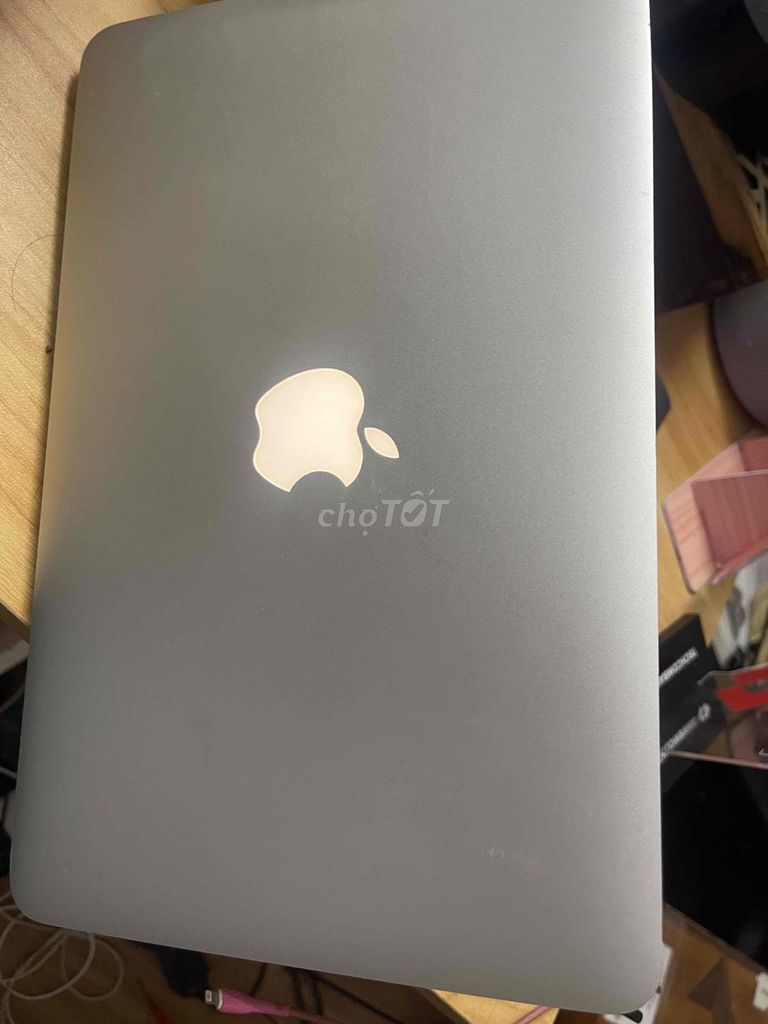 Apple Macbook Air 11 inch 2015 i5 4GB/128GB. Mua bán Laptop tại Quận 3 Tp Hồ Chí Minh được đăng bởi Phúc Nguyễn hình 1