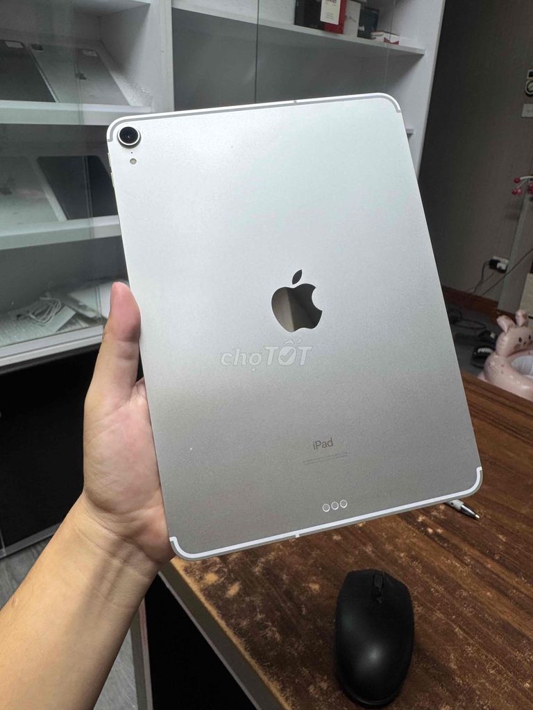 Apple iPad Pro 2018 256GB Bạc. Mua bán Máy tính bảng tại Quận Hoàng Mai Hà Nội được đăng bởi Cảnh Hà  hình 1