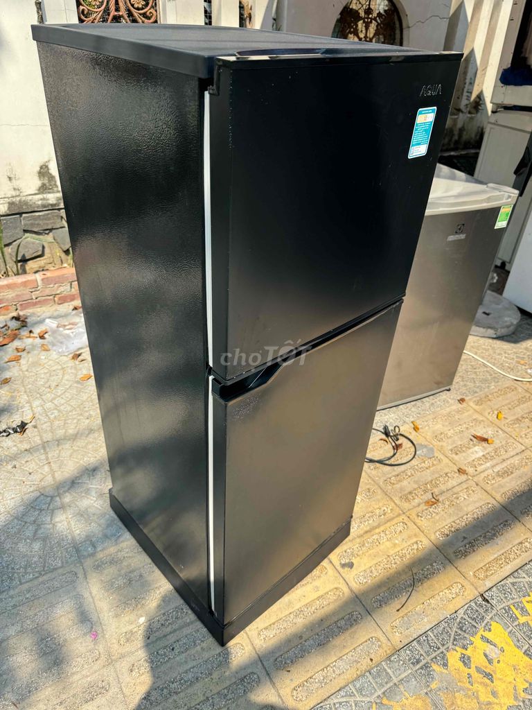 thanh lý tủ lạnh Aqua 150 màu đen sang trọng mới k