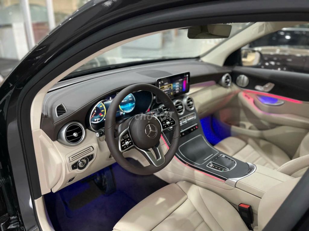 Mercedes GLC300 AMG 4MATIC 2022 Xám. Mua bán Ô tô tại Quận 7 Tp Hồ Chí Minh được đăng bởi JENNIE hình 8
