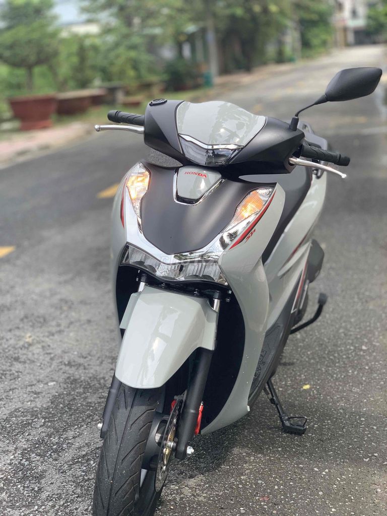 SH 160i ABS phiên bản Sport xám xi măng. Mua bán Xe máy tại Thành phố Biên Hòa Đồng Nai được đăng bởi CH xe máy Trần Na Na hình 3