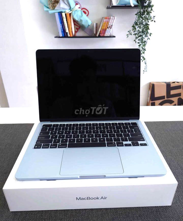 MacBook Air M4 13" 16GB/512GB Đẹp Keng Như Mới. Mua bán Laptop tại Quận Hải Châu Đà Nẵng được đăng bởi TTCenter 484 NÚI THÀNH hình 1