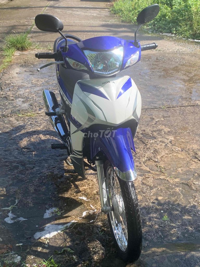 xe số wave 110 2022 xanh trắng mới 90%. Mua bán Xe máy tại Huyện Tân Hiệp Kiên Giang được đăng bởi Trần Việt Bằng hình 4