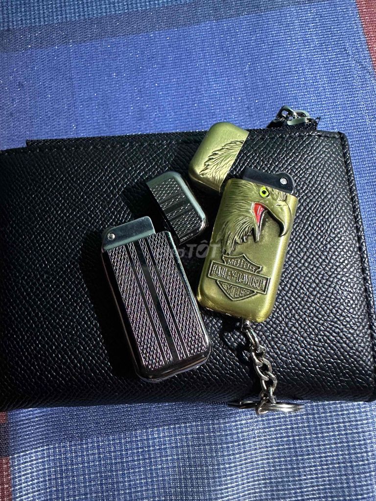 Bật lửa Zippo Kim loại Đồng Bạc. Mua bán Đồ sưu tầm, đồ cổ tại Thành phố Thuận An Bình Dương được đăng bởi m hình 1