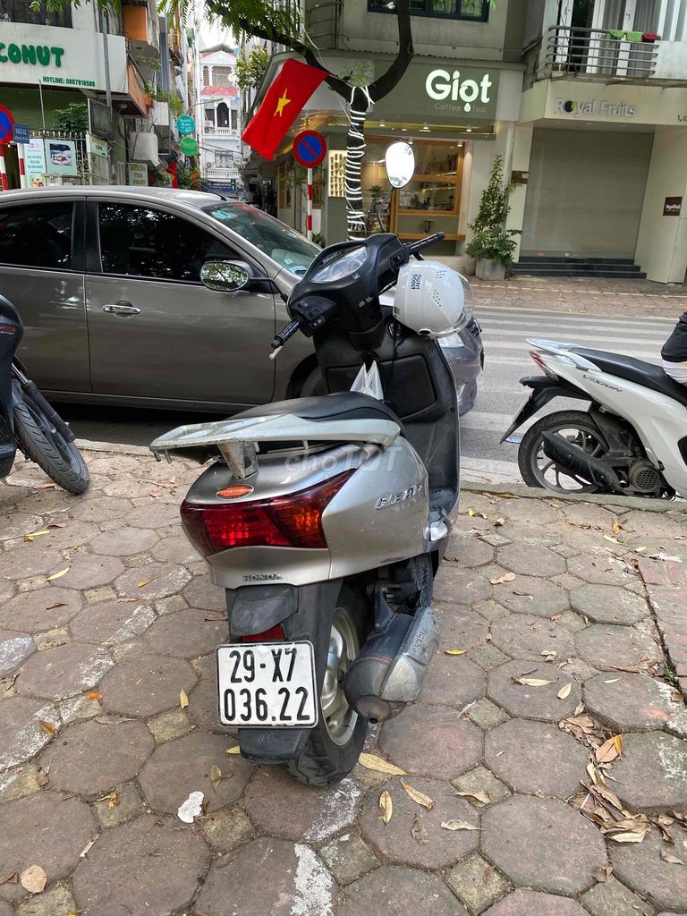 cần bán Lead 2011 chân chống điện. Mua bán Xe máy tại Quận Đống Đa Hà Nội được đăng bởi Duc hình 1