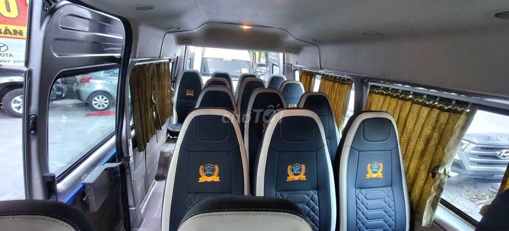 Ford Transit 16 chỗ Vàng cát. Mua bán Phương tiện khác tại Quận Long Biên Hà Nội được đăng bởi Ngô hùng hình 13