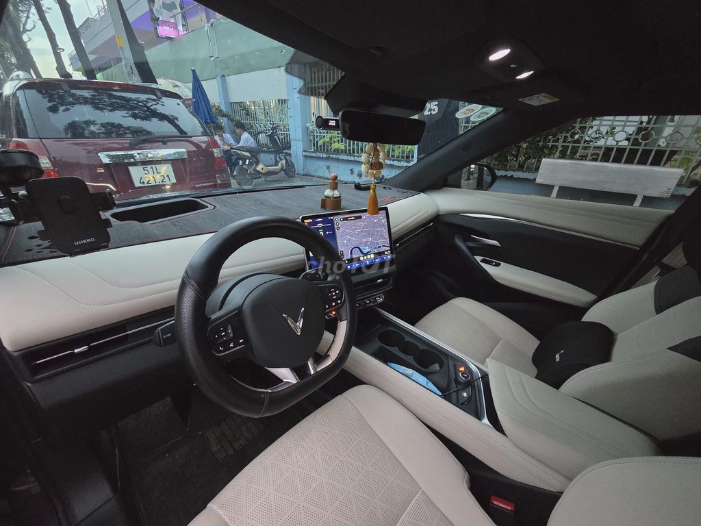 VinFast VF7 Plus 2 cầu trần kính Xám. Mua bán Ô tô tại Quận Phú Nhuận Tp Hồ Chí Minh được đăng bởi Tuấn Lê Xuân hình 3