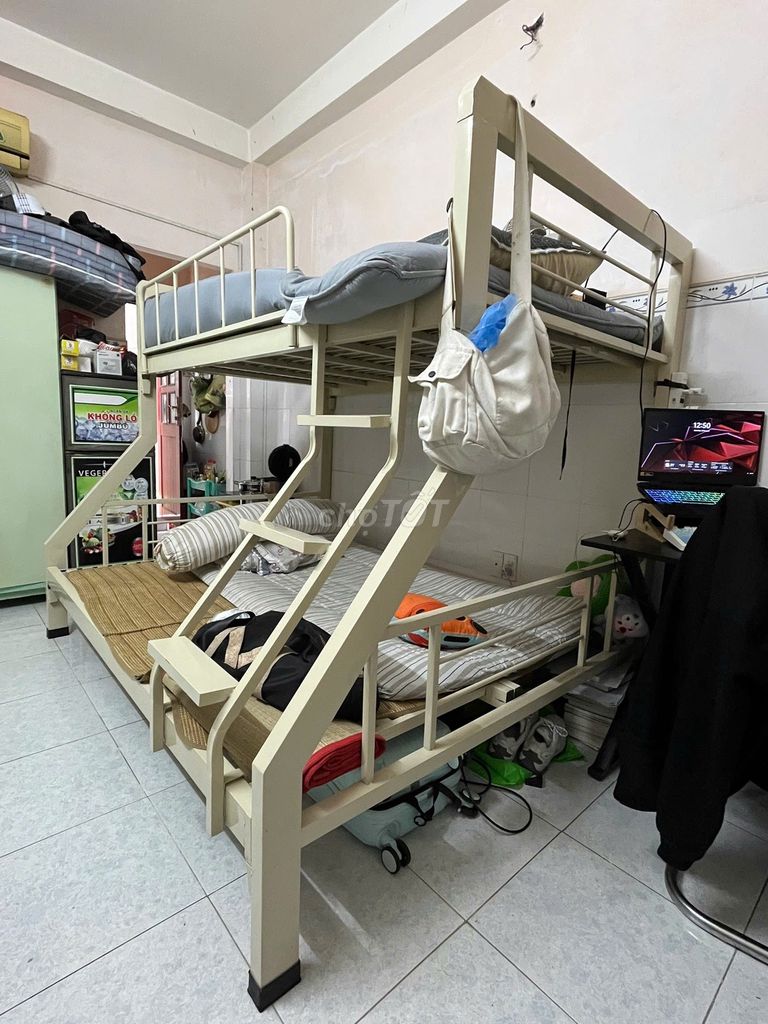 Giường tầng đôi kim loại Mới 90%. Mua bán Giường, chăn ga gối nệm tại Quận 10 Tp Hồ Chí Minh được đăng bởi AD hình 1