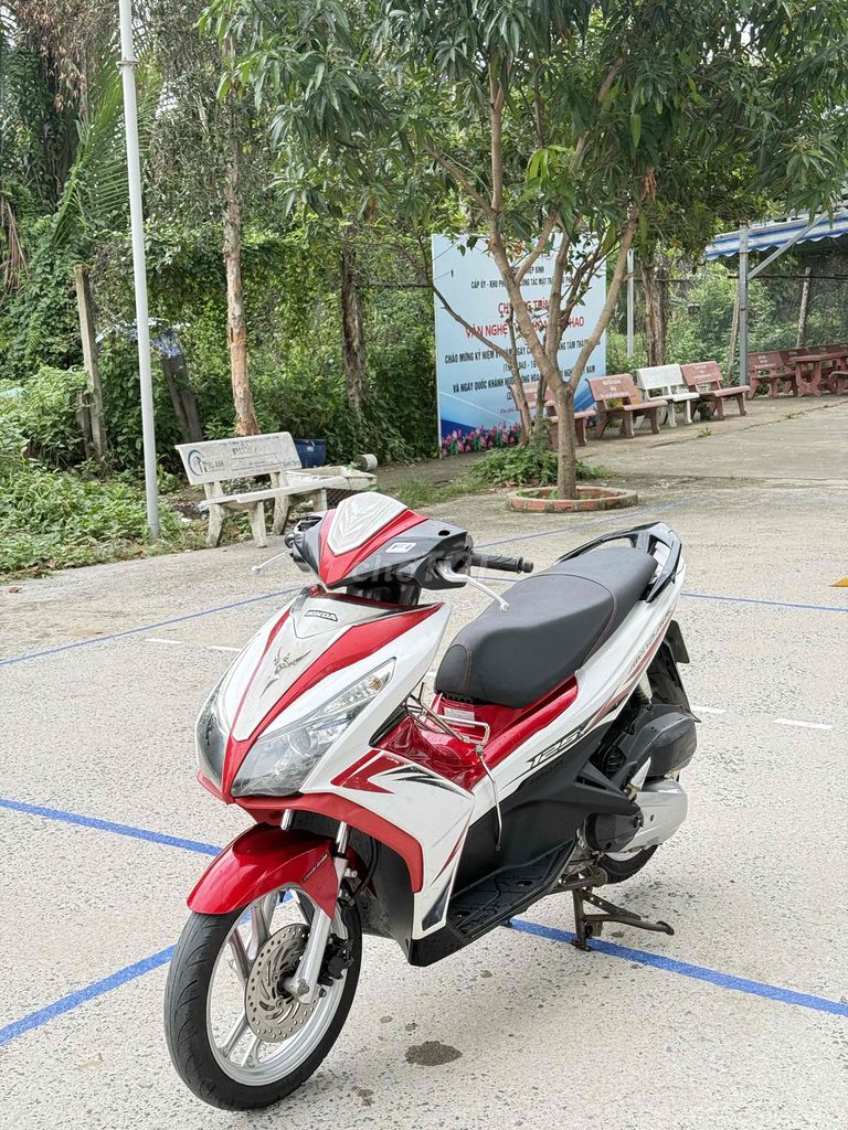 🌈 Airblade 125 2013, красно-белый, 35325 км, Бао Цзин Эм
