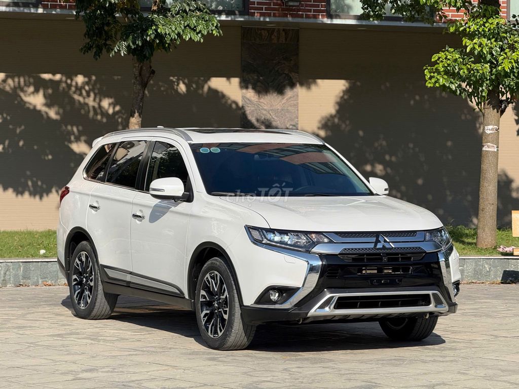 Mitsubishi Outlander Premium 2.0 CVT 2021. Mua bán Ô tô tại Quận Long Biên Hà Nội được đăng bởi PHÚC LÂM  AUTO hình 3