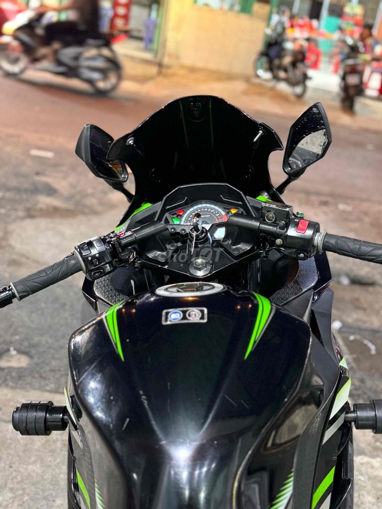 Cần bán Kawasaki Ninja 300 Abs 2017 Biển SG 9 chủ. Mua bán Xe máy tại Quận Bình Tân Tp Hồ Chí Minh được đăng bởi Việt Motor Bình Tân hình 6