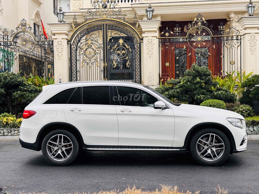 GLC300 4Matic Trắng Kem 8v7 Km (Bao Check). Mua bán Ô tô tại Quận Bình Tân Tp Hồ Chí Minh được đăng bởi Huỳnh Thiên Bảo hình 3