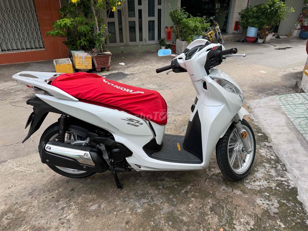 Sh300i ĐkLĐ 2023 Xe Nhà Dùng zin 100%. Mua bán Xe máy tại Quận 11 Tp Hồ Chí Minh được đăng bởi mr hình 3